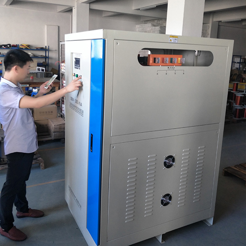 三相補償式電力穩(wěn)壓器